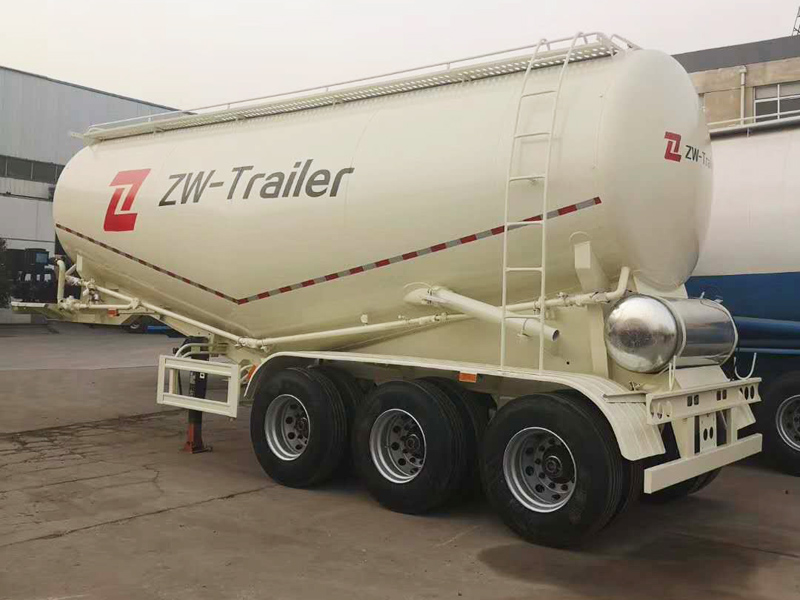 粉粒物料運(yùn)輸半掛車(chē)